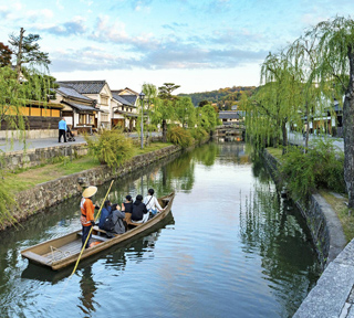 歴史とロマンの街・倉敷美観地区散策とシーズン真っただ中世界のバラ満開の日本最大級「RSKバラ園」